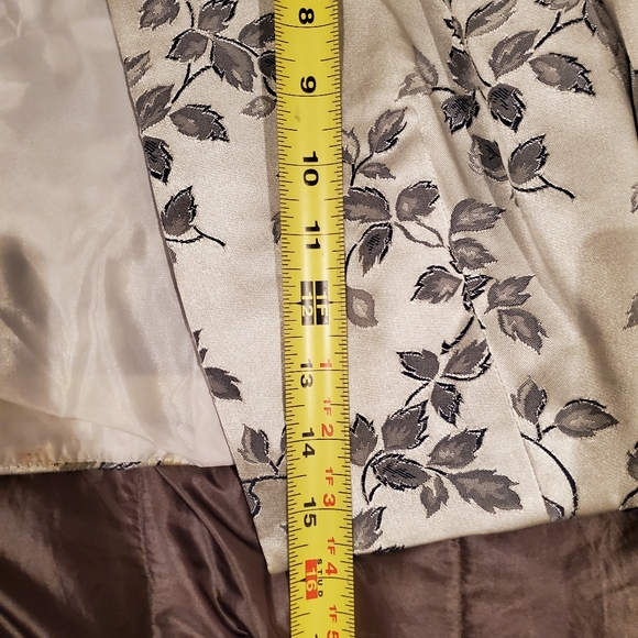 Silver Satin Bolero Jacket NWT Size 2 - Picture 5 of 8